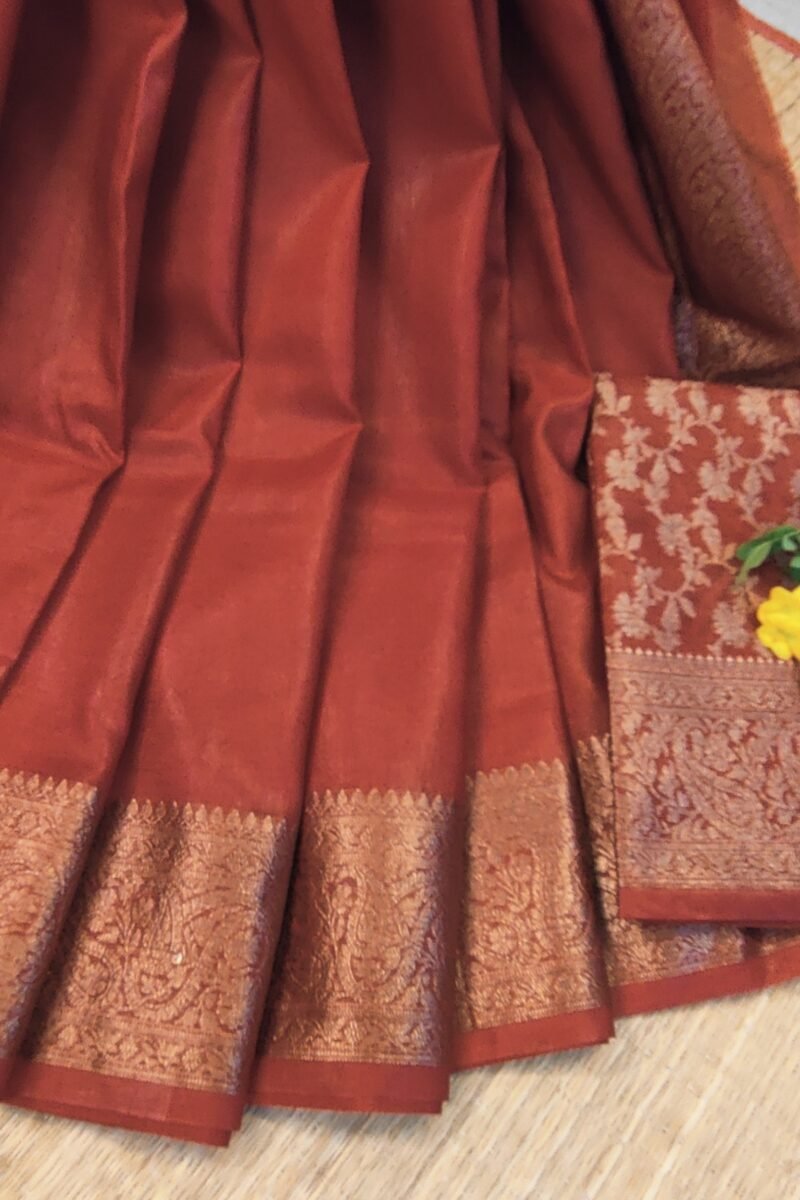 Banarasi Bloom: Rust Khadi Silk Saree with Muted Gold Karwa Banarasi Border - Image 4