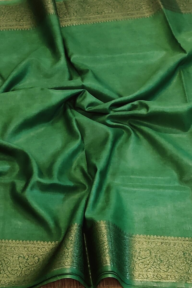 Banarasi Bloom: Bottle Green Khadi Silk Saree with Muted Gold Karwa Banarasi Border - Image 3