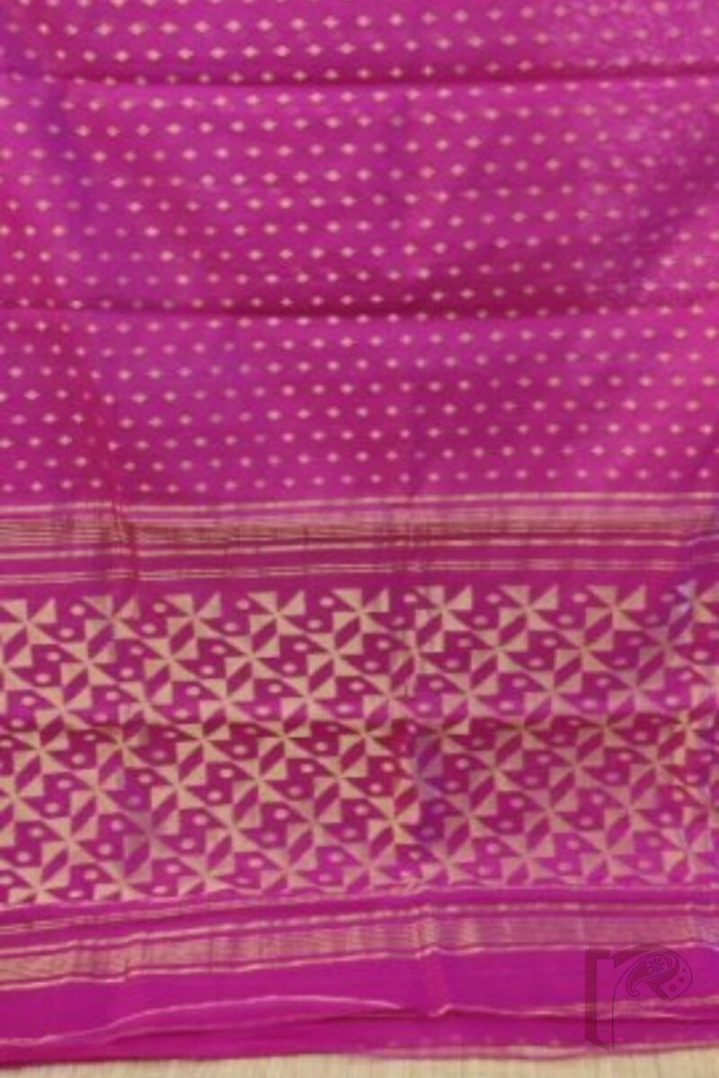 Jamdani Joy – Bright Pink Mulmul Jamdani Saree with Gold Floral Motifs and Temple Border - Image 3