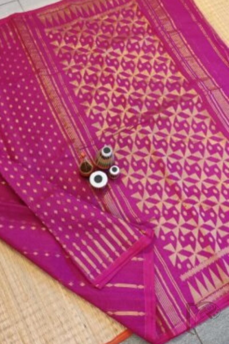 Jamdani Joy – Bright Pink Mulmul Jamdani Saree with Gold Floral Motifs and Temple Border - Image 5