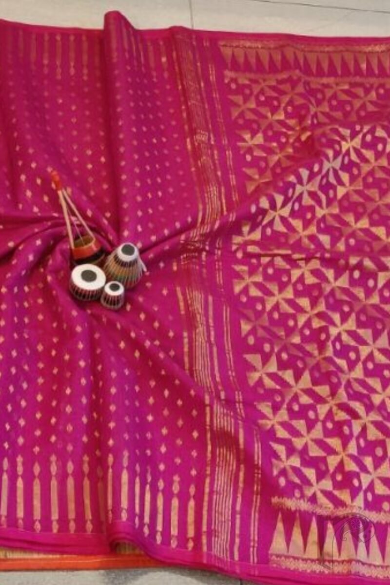 Jamdani Joy – Bright Pink Mulmul Jamdani Saree with Gold Floral Motifs and Temple Border - Image 6
