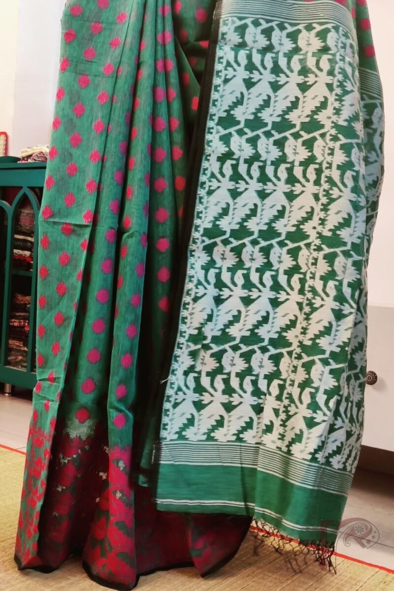Jamdani Joy – Sea Green All-Over Jamdani Saree in Mul Cotton Silk with Pink and White Thread Work - Image 4