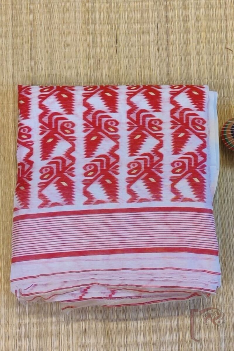 Jamdani Joy – White Cotton Silk Jamdani Saree with Red Zigzag Weave, Gold Motifs, and Diamond Border - Image 2