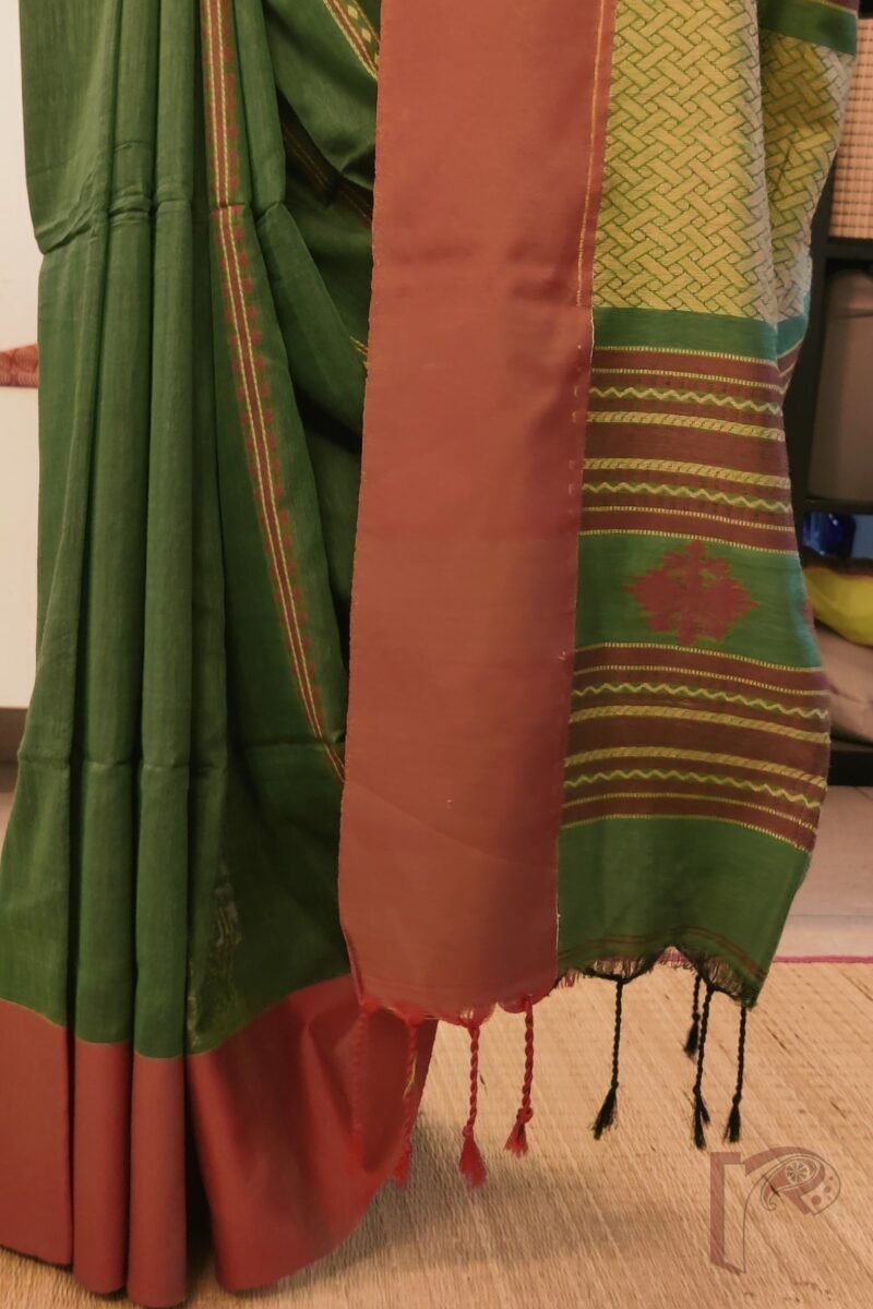 Cotton Chronicles: Bottle‑Green Vertical Chiffon Geometric Mercerized Saree - Image 5