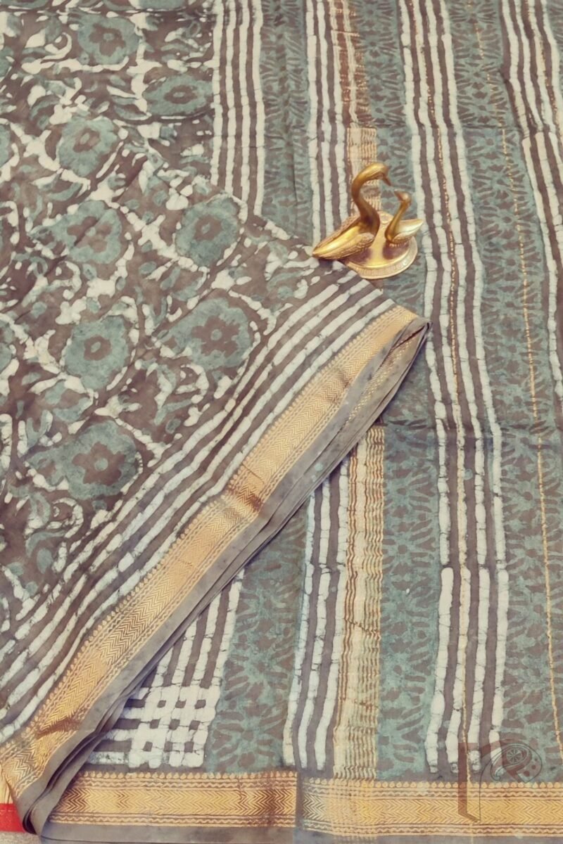 Chanderi Charisma – Sage Green and Dark Green Chanderi Silk Saree with Bold Floral Motifs and Gold-Striped Pallu - Image 3