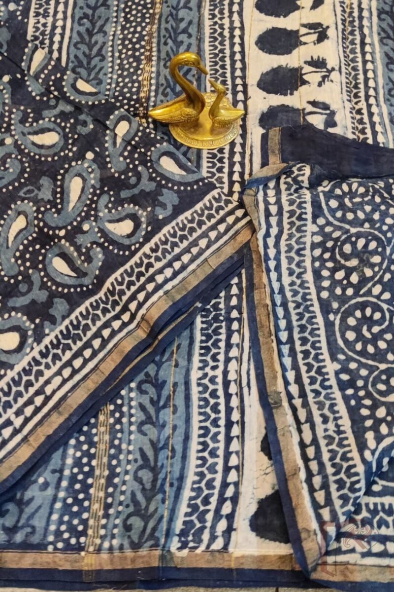 Chanderi Charisma – Indigo Chanderi Silk Saree with White and Blue Mango Motifs, Floral Pallu, and Circular Leaf Print Blouse - Image 6