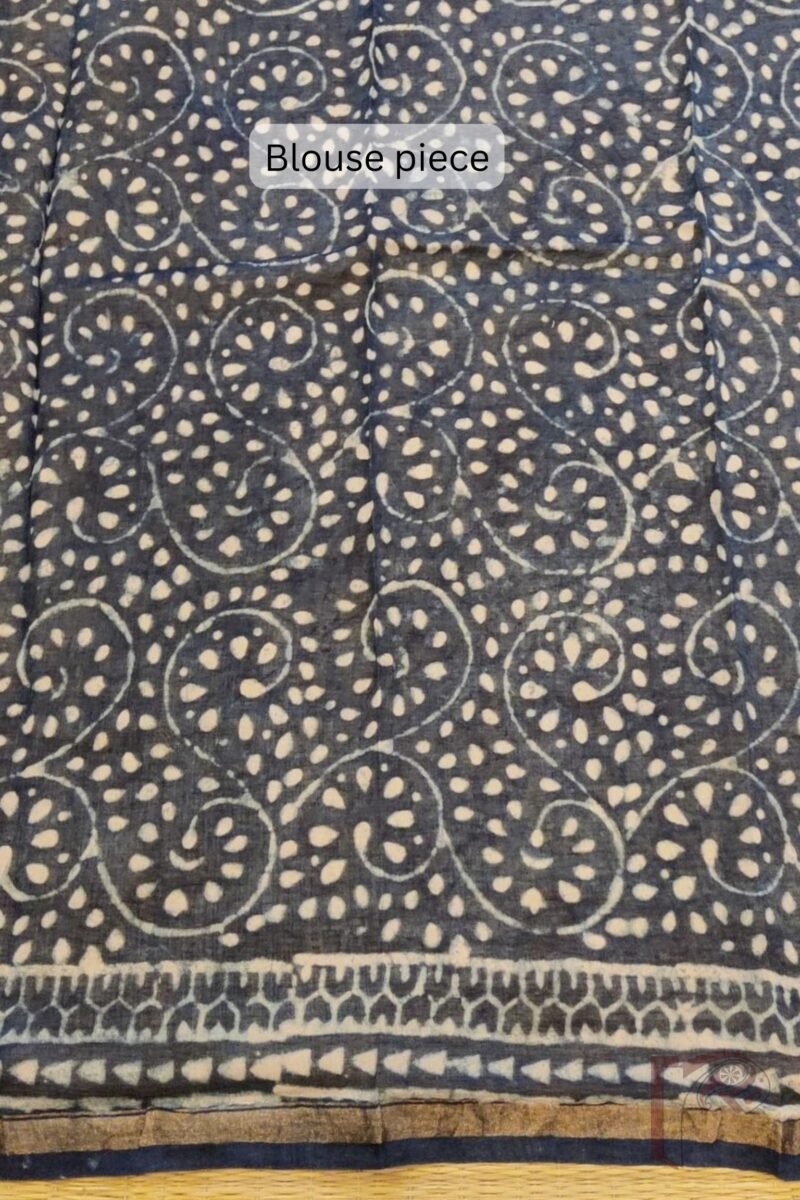 Chanderi Charisma – Indigo Chanderi Silk Saree with White and Blue Mango Motifs, Floral Pallu, and Circular Leaf Print Blouse - Image 7