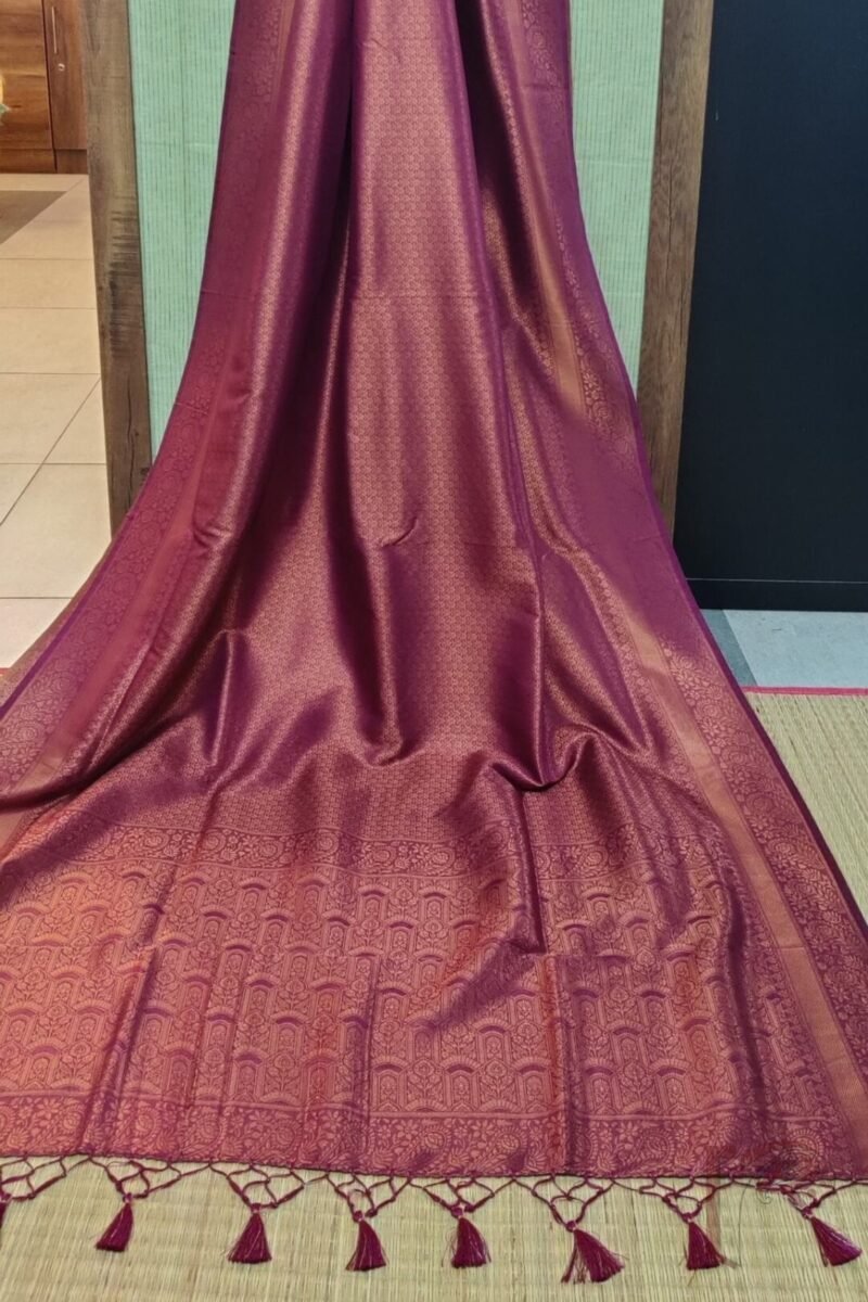 Mulberry Marvel – Maroon Zari Jal Woven Mulberry Silk Saree with Floral Motif Blouse - Image 2