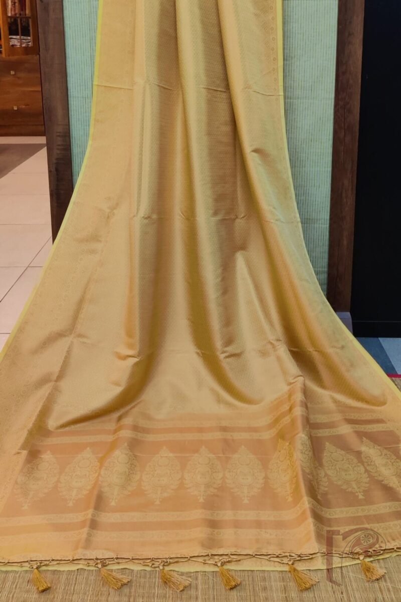 Mulberry Marvel – Light Yellow Zari Jal Woven Mulberry Silk Saree with Floral Motif Blouse - Image 2