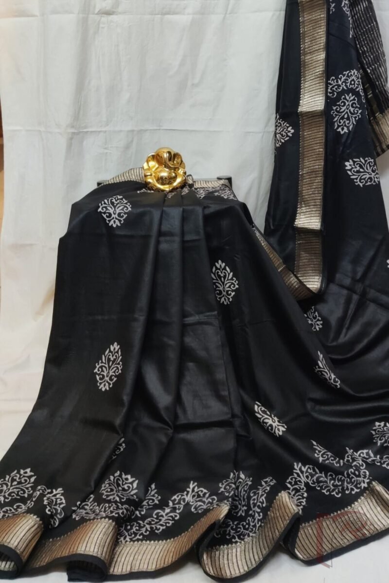 Ketia Kriti – Black Ketia Silk Saree with U-Shaped Floral Border and Big Motifs - Image 4