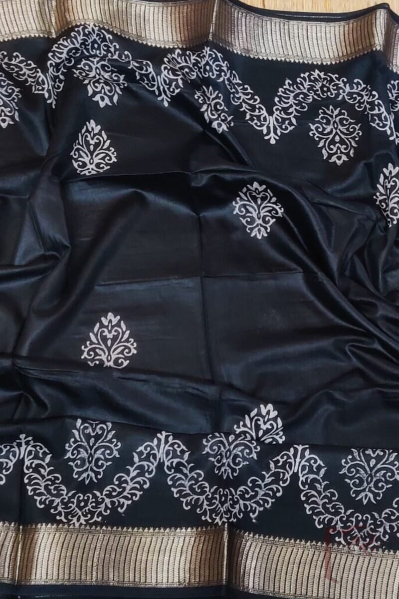 Ketia Kriti – Black Ketia Silk Saree with U-Shaped Floral Border and Big Motifs - Image 5