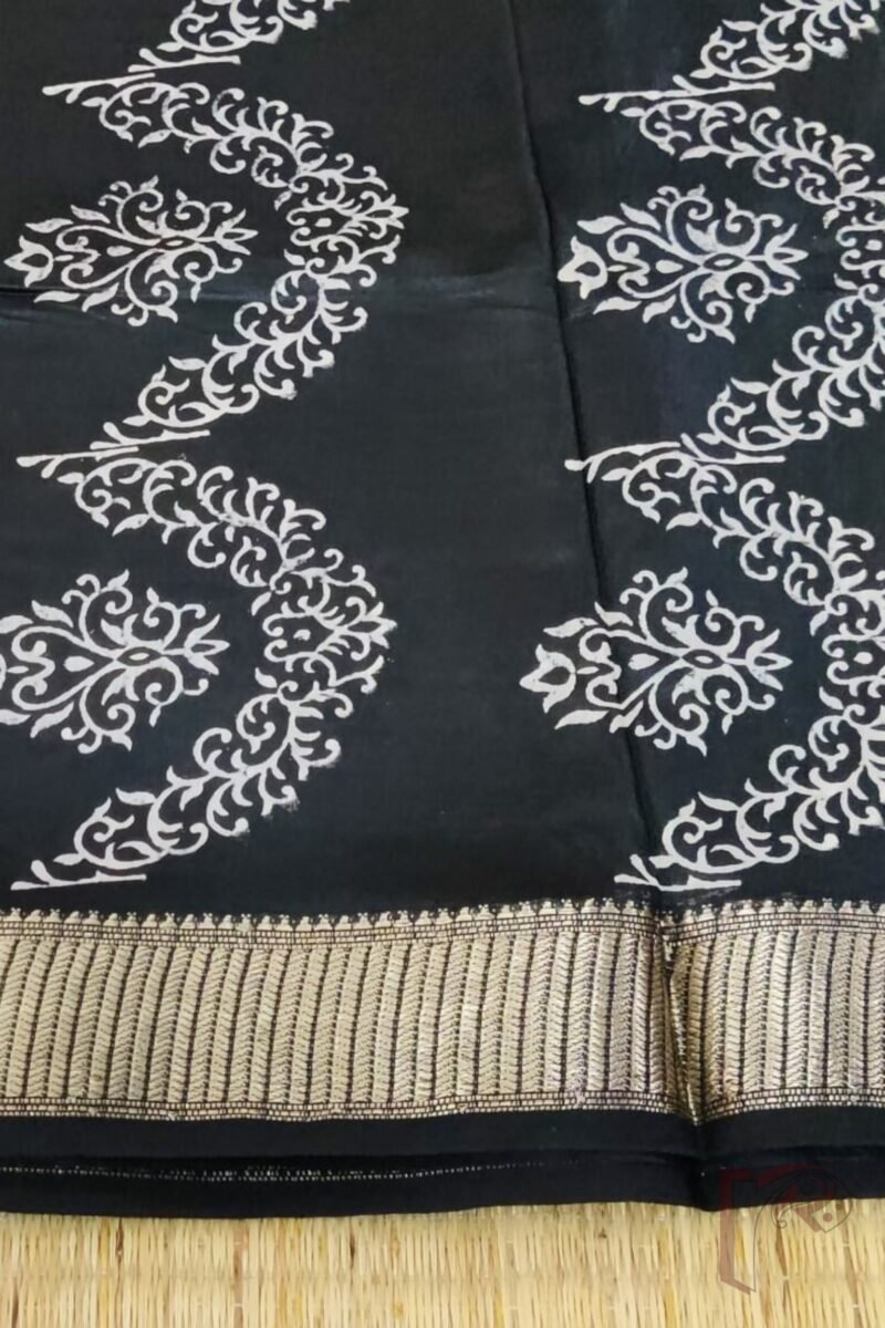 Ketia Kriti – Black Ketia Silk Saree with U-Shaped Floral Border and Big Motifs - Image 6