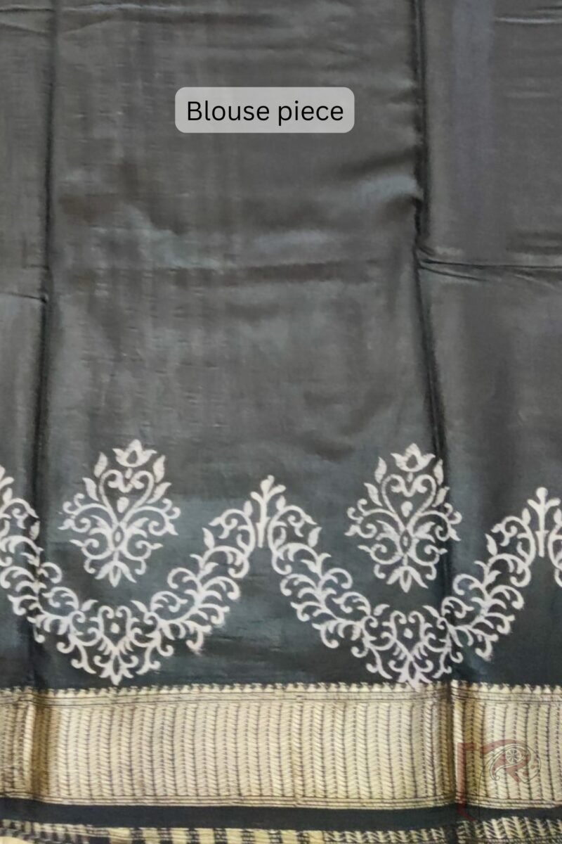Ketia Kriti – Black Ketia Silk Saree with U-Shaped Floral Border and Big Motifs - Image 8