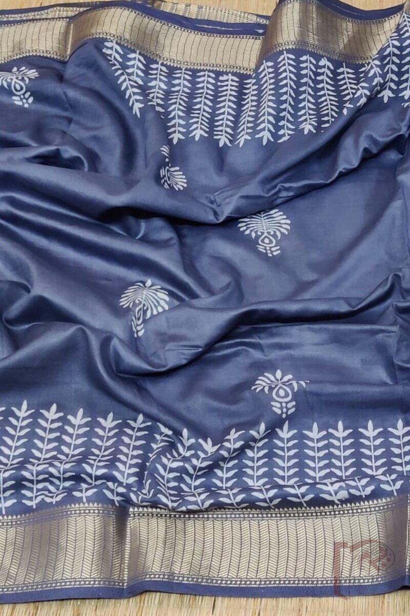 Ketia Kriti – Greyish Blue Ketia Silk Saree with Flower Pot and Leaf Creeper Prints - Image 5
