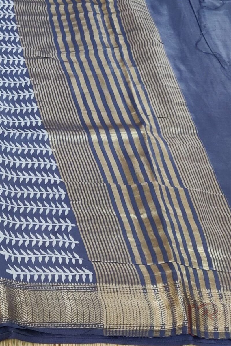 Ketia Kriti – Greyish Blue Ketia Silk Saree with Flower Pot and Leaf Creeper Prints - Image 7