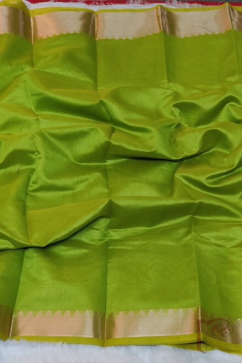 Mangalgiri Moods – Plain Light Leaf Green Cotton Silk Mangalgiri Saree with Temple Border and Striped Pallu - Image 6