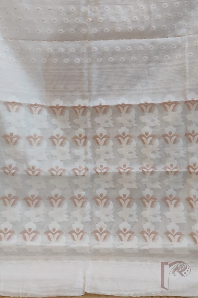 Jamdani Joy – Pure White Mercerized Cotton Jamdani Saree with Copper Dot Motifs and Heavy Pallu - Image 3