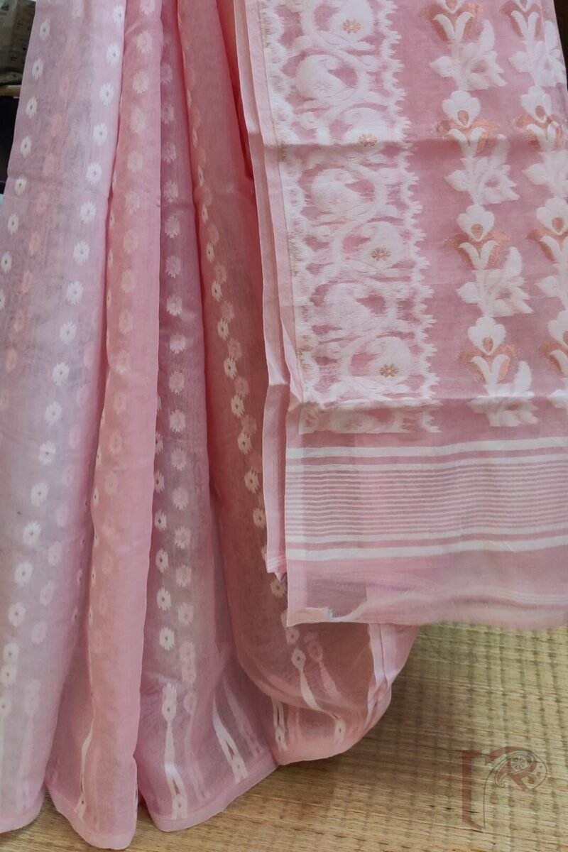 Jamdani Joy – Baby Pink Mercerized Cotton Jamdani Saree with White and Bronze Details - Image 4