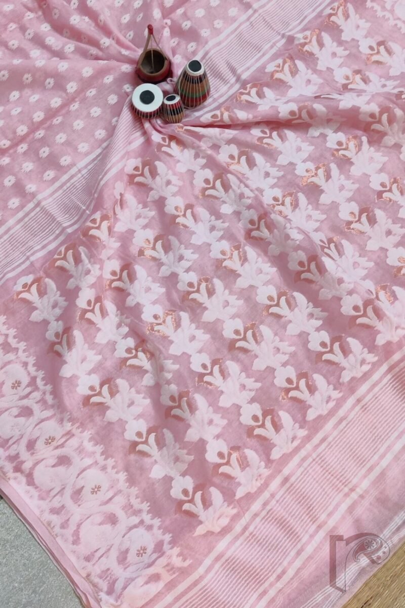 Jamdani Joy – Baby Pink Mercerized Cotton Jamdani Saree with White and Bronze Details - Image 5