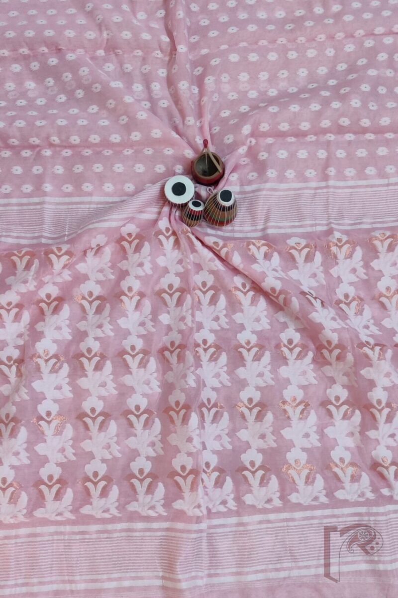 Jamdani Joy – Baby Pink Mercerized Cotton Jamdani Saree with White and Bronze Details - Image 8