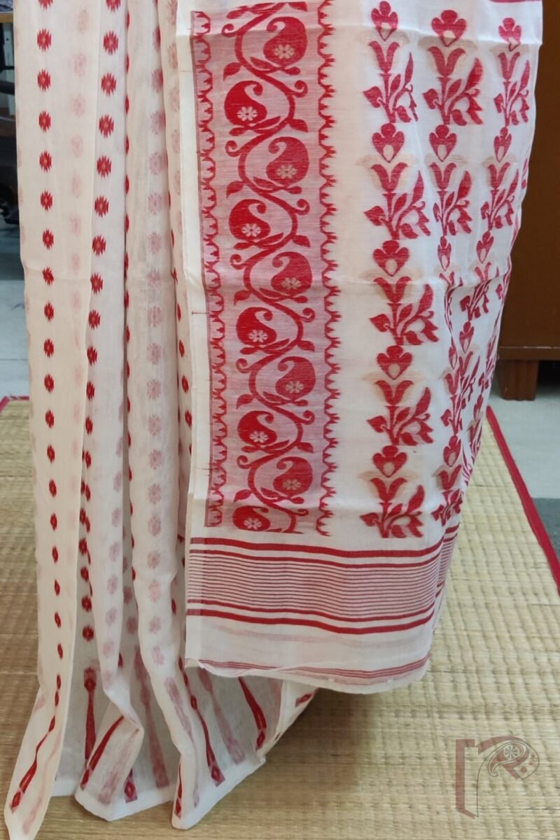 Jamdani Joy – Pure White Mercerized Cotton Jamdani Saree with Red and Gold Motifs - Image 4