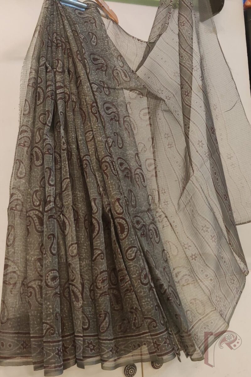 Kota Katha – Grey Kota Cotton Saree with Maroon Kairi Motifs and Offwhite Stem Print and Grey Blouse - Image 4