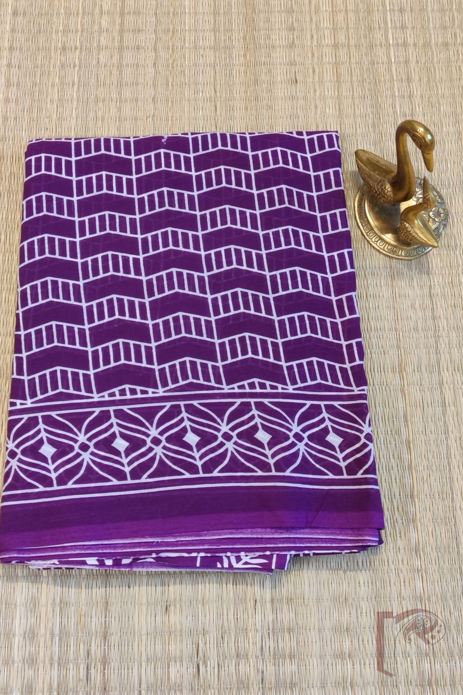 Mulmul Muse – Purple Mulmul Cotton Saree with Abstract White Line Print and Twin Leaf Pallu - Image 2