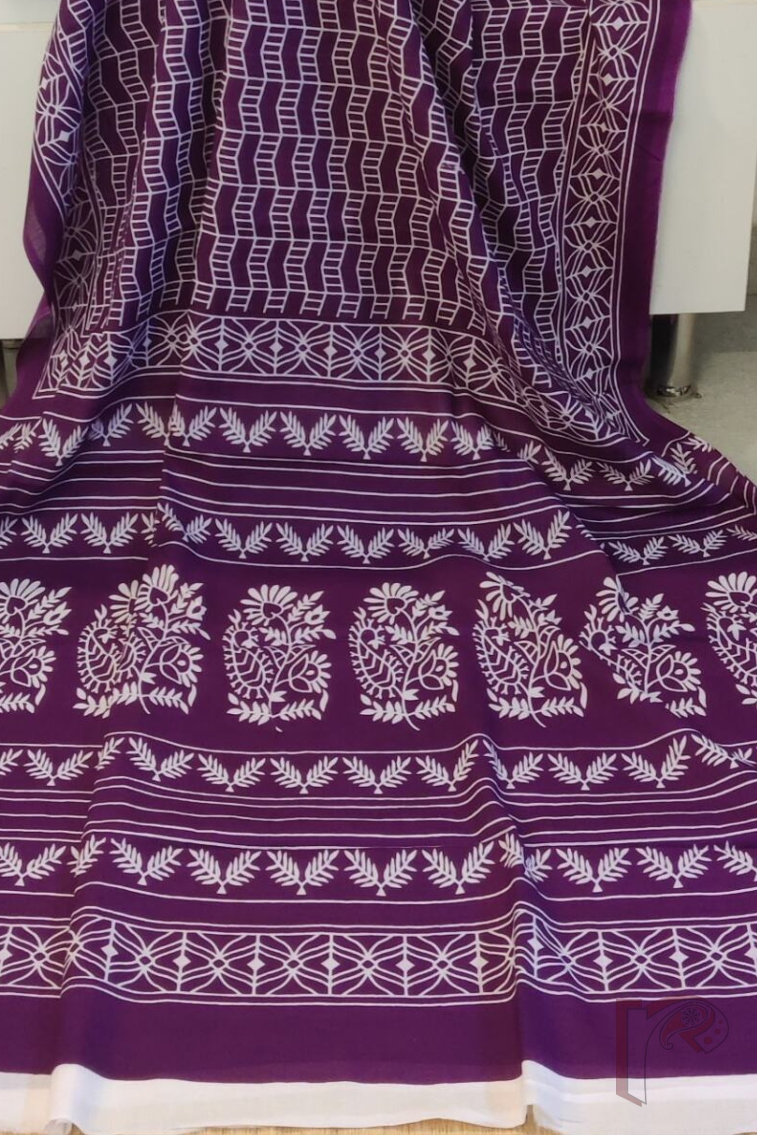 Mulmul Muse – Purple Mulmul Cotton Saree with Abstract White Line Print and Twin Leaf Pallu - Image 6
