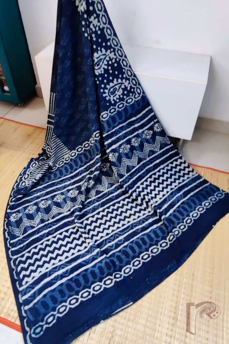 Mulmul Muse – Indigo Blue Mulmul Cotton Saree with Light Blue Traditional Motifs, Geometric Lines, and Leaf Stem Blouse - Image 3