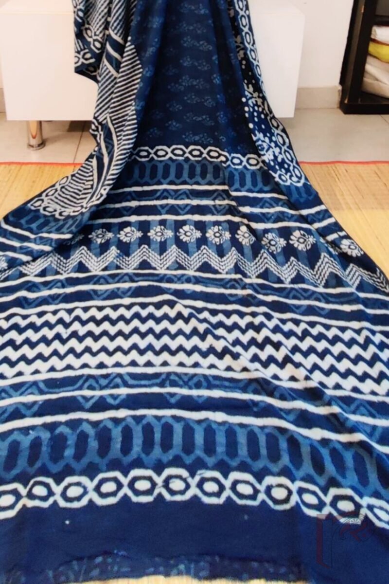 Mulmul Muse – Indigo Blue Mulmul Cotton Saree with Light Blue Traditional Motifs, Geometric Lines, and Leaf Stem Blouse - Image 6