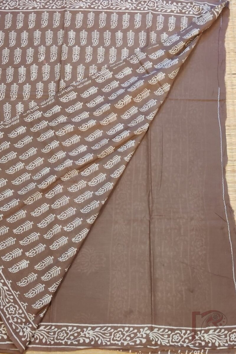 Mulmul Muse – Brown Mulmul Cotton Saree with Cream Traditional Motifs, Subtle Border, and Contrasting Pallu Design - Image 4