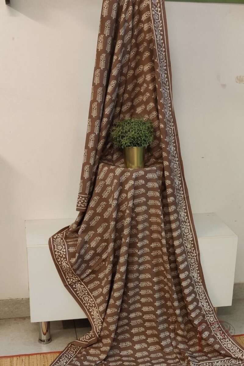 Mulmul Muse – Brown Mulmul Cotton Saree with Cream Traditional Motifs, Subtle Border, and Contrasting Pallu Design - Image 5