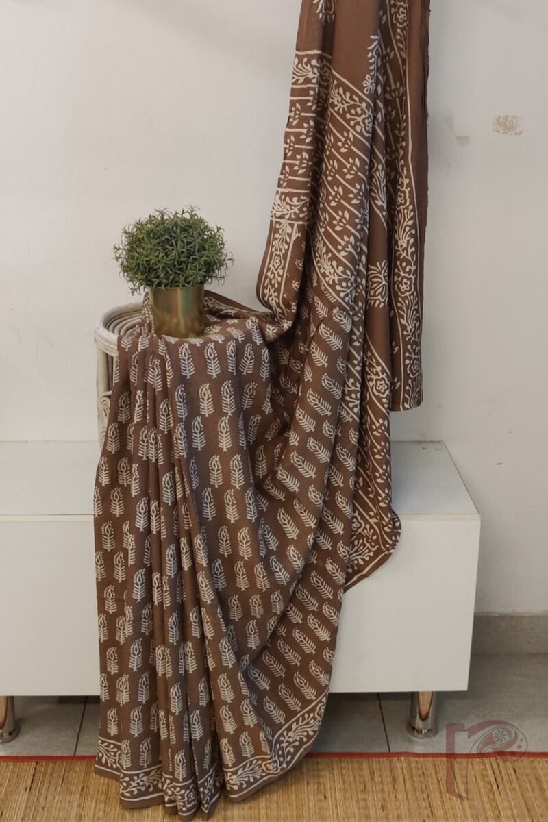 Mulmul Muse – Brown Mulmul Cotton Saree with Cream Traditional Motifs, Subtle Border, and Contrasting Pallu Design