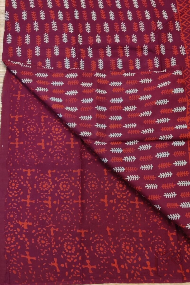 Mulmul Muse – Maroon Mulmul Cotton Saree with Red & Cream Leaf Motifs, Ajrakh-Inspired Pallu, and Red Block Print Border - Image 3