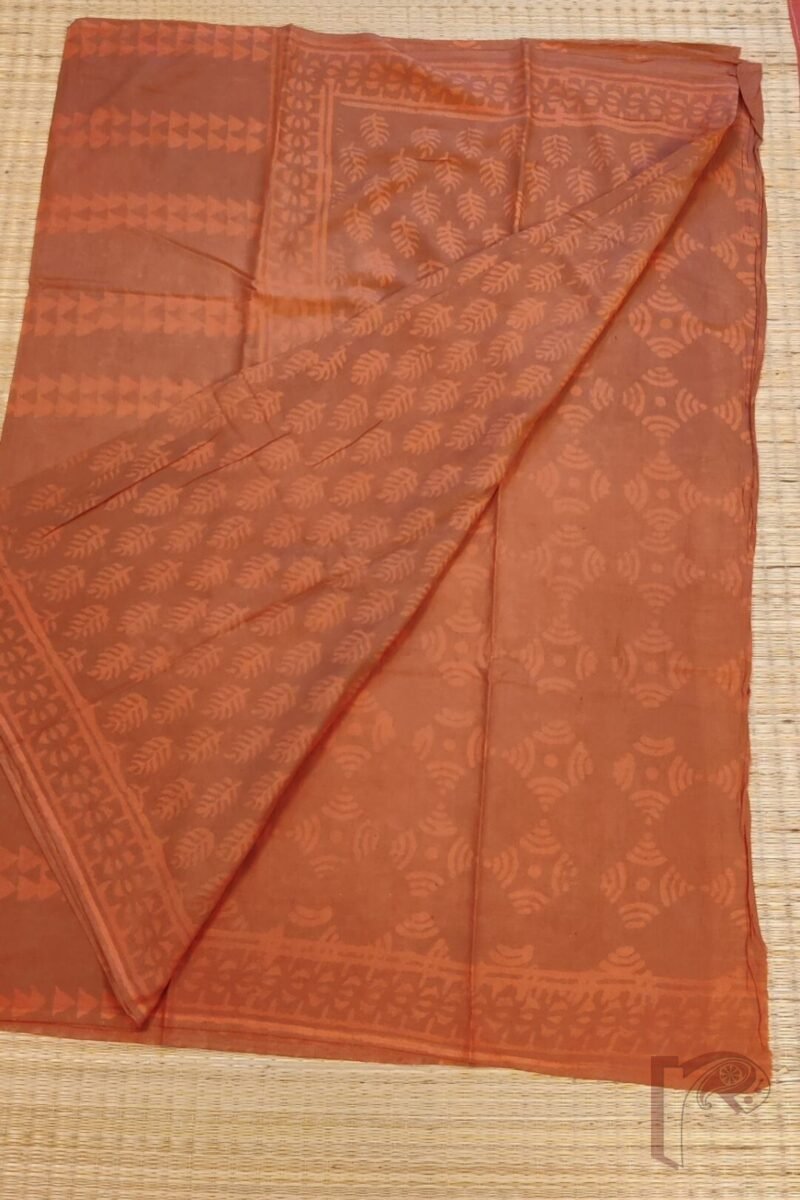 Mulmul Muse – Fudge Brown Mulmul Cotton Saree with Orange Ajrakh Leaf & Geometric Triangle Block Prints - Image 4