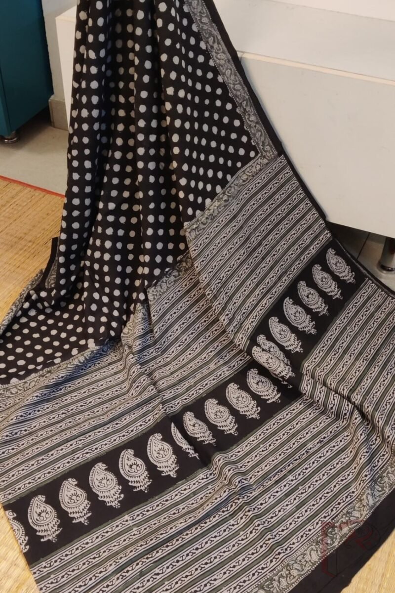 Mulmul Muse – Black Mulmul Cotton Saree with Grey Polka Dots and Kalamkari-Inspired Detailing - Image 3