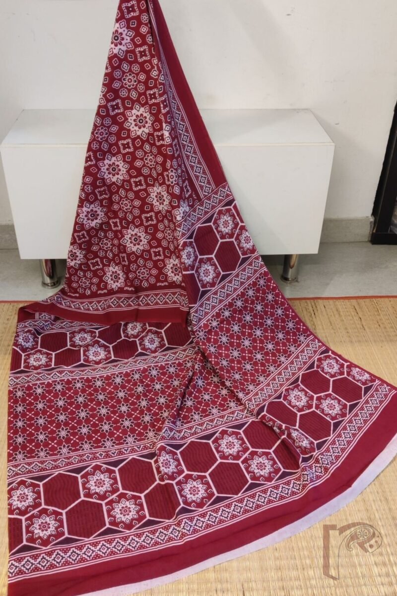 Mulmul Muse – Maroon Mulmul Cotton Saree with Ajrakh-Inspired Floral Block Print and Contrasting Pallu - Image 3