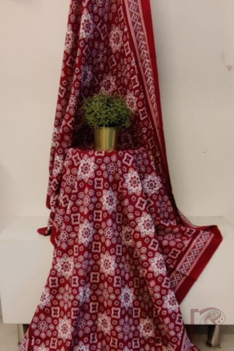 Mulmul Muse – Maroon Mulmul Cotton Saree with Ajrakh-Inspired Floral Block Print and Contrasting Pallu - Image 5