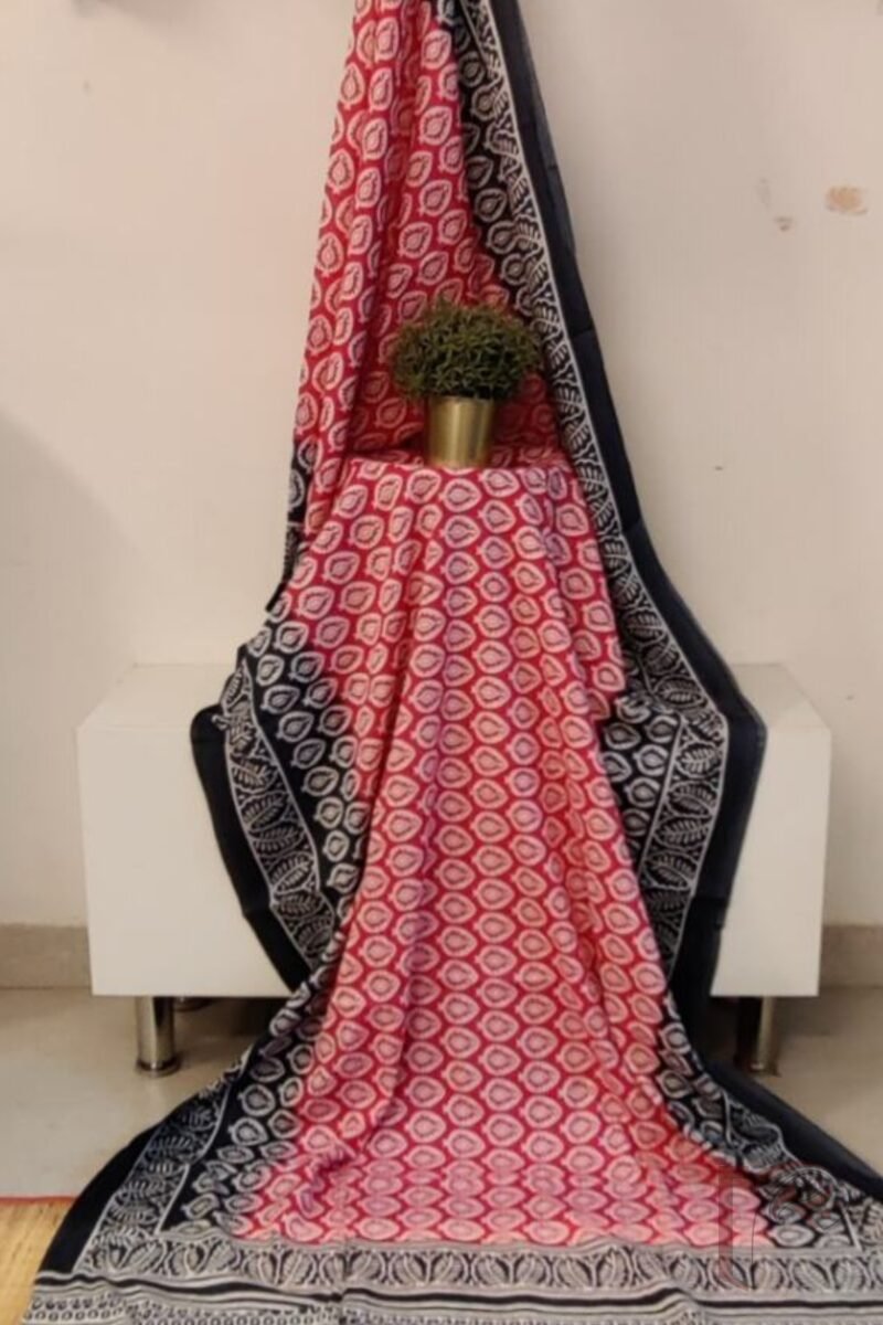 Mulmul Muse – Pink & Grey Mulmul Cotton Saree with Spade Leaf Motifs and Wavy Border - Image 5