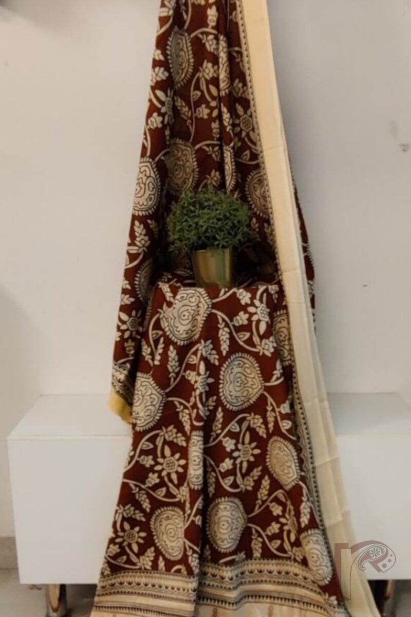 Mulmul Muse – Brown & Cream Mulmul Cotton Saree with Pan Leaf and Floral Motifs - Image 5