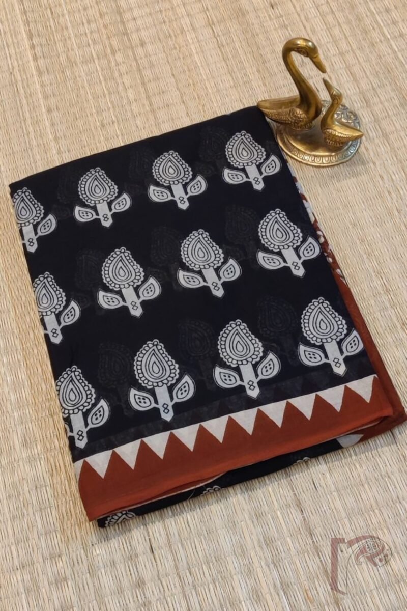 Mulmul Muse – Black Soft Cotton Saree with Cream Mango Floral Motifs and Rust Temple Borders - Image 2