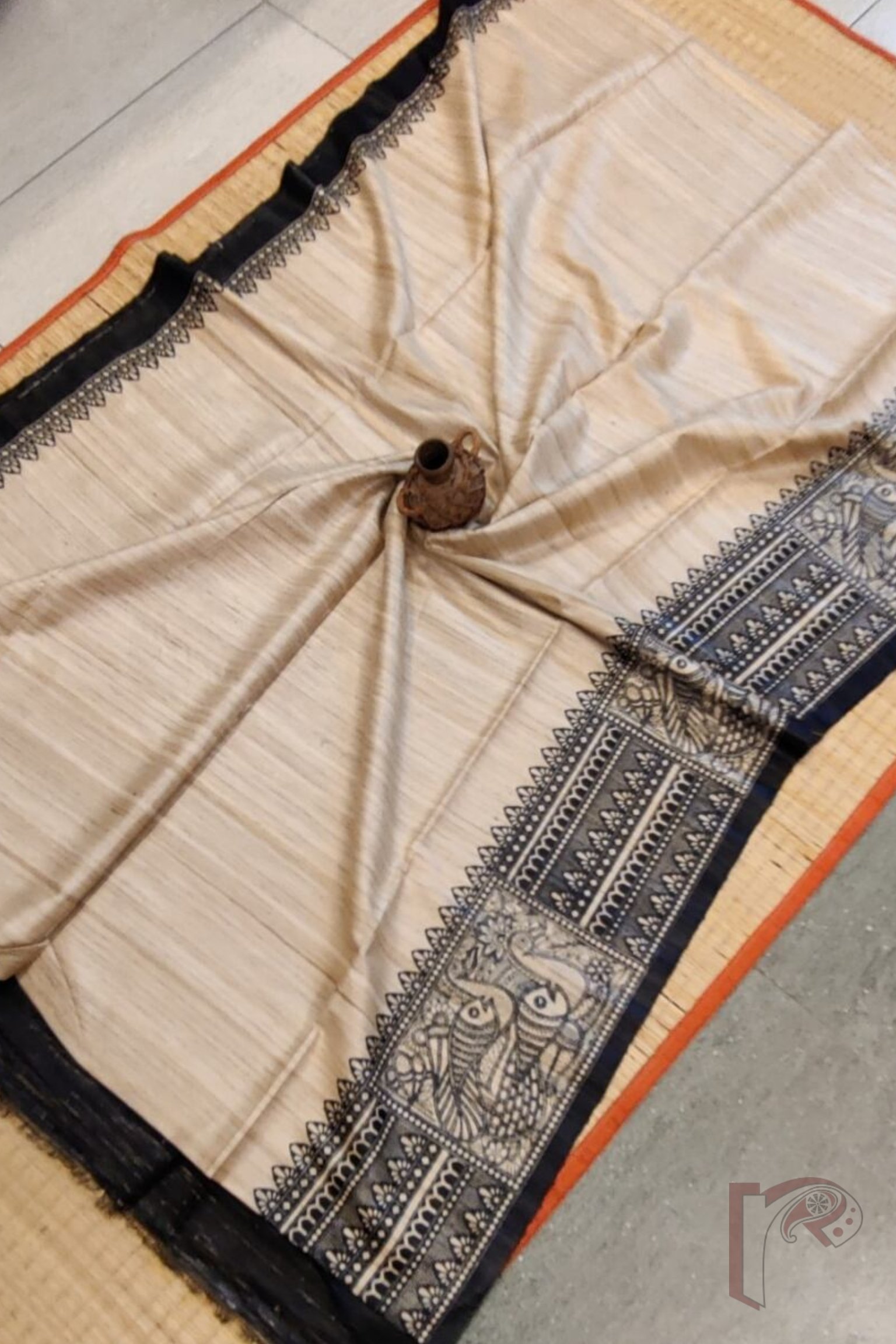 Tussar Tales - Cream Desi Tussar Silk Saree with Black Madhubani Fish and Peacock Print Pallu and Solid Black Blouse - Image 5