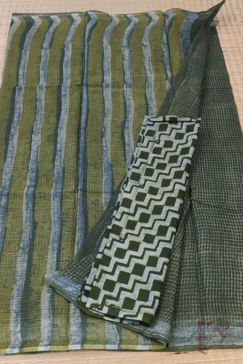 Kota Katha – Dark Green Kota Cotton Saree with White Grid Check, Striped Green Pallu, and Olive Box Print Mul Blouse - Image 2