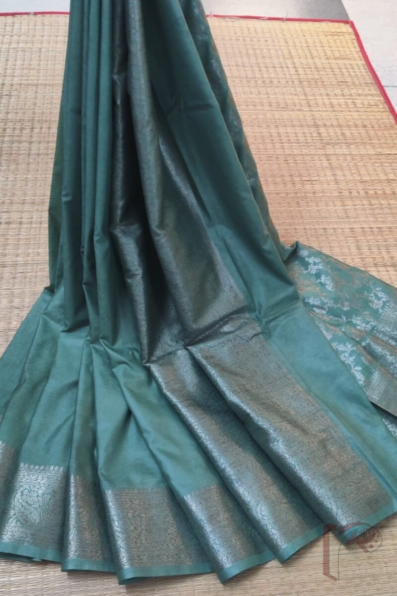 Banarasi Bloom: Sage Green Khadi Silk Saree with Dull Gold 4" Karwa Banarasi Weave Border and Matching All-Over Woven Blouse - Image 2
