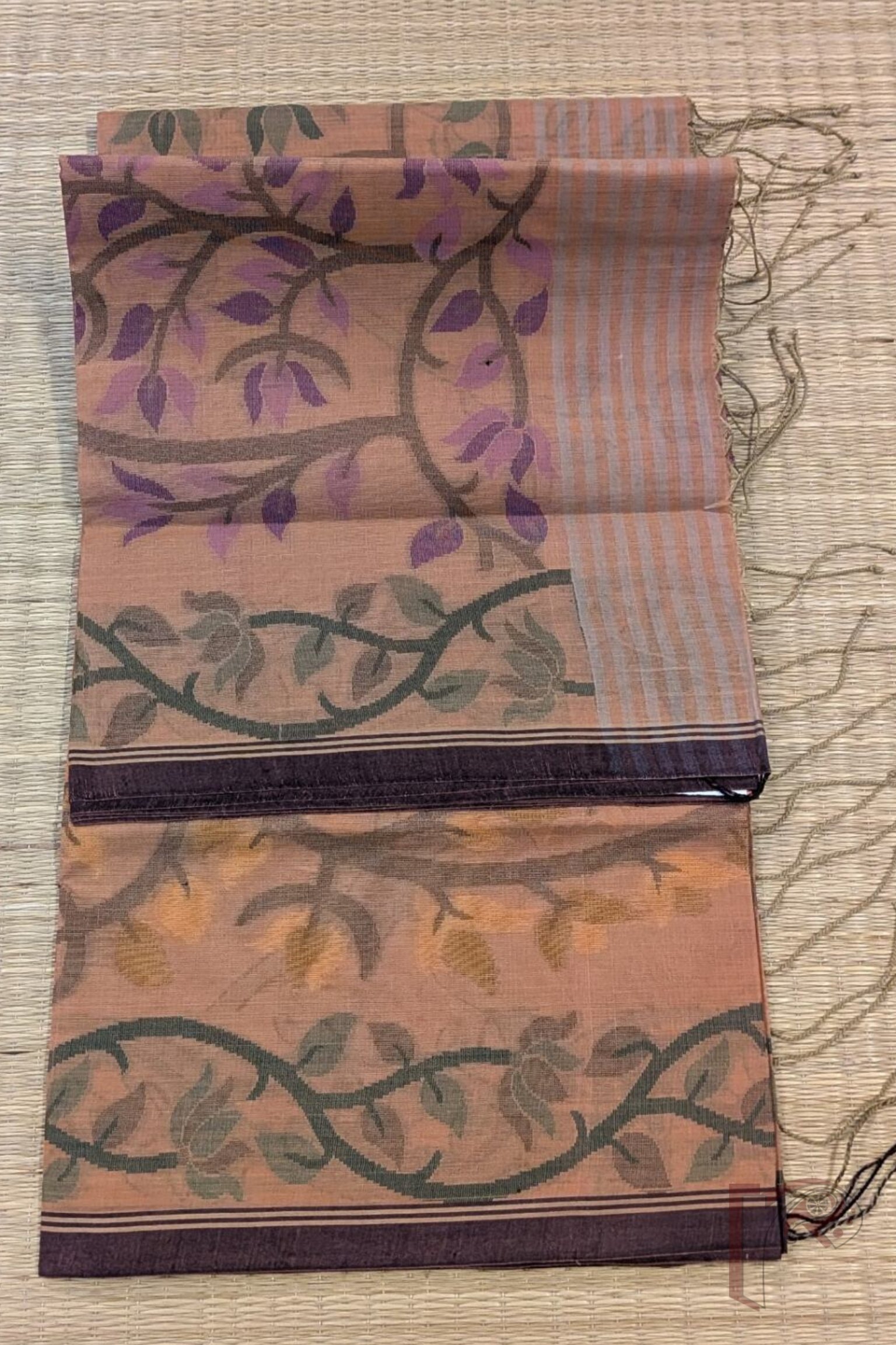 Jamdani Joy – Terracotta Brown Bengal Cotton Jamdani Saree with Multicolour Floral Stem Motifs and Black Border - Image 5