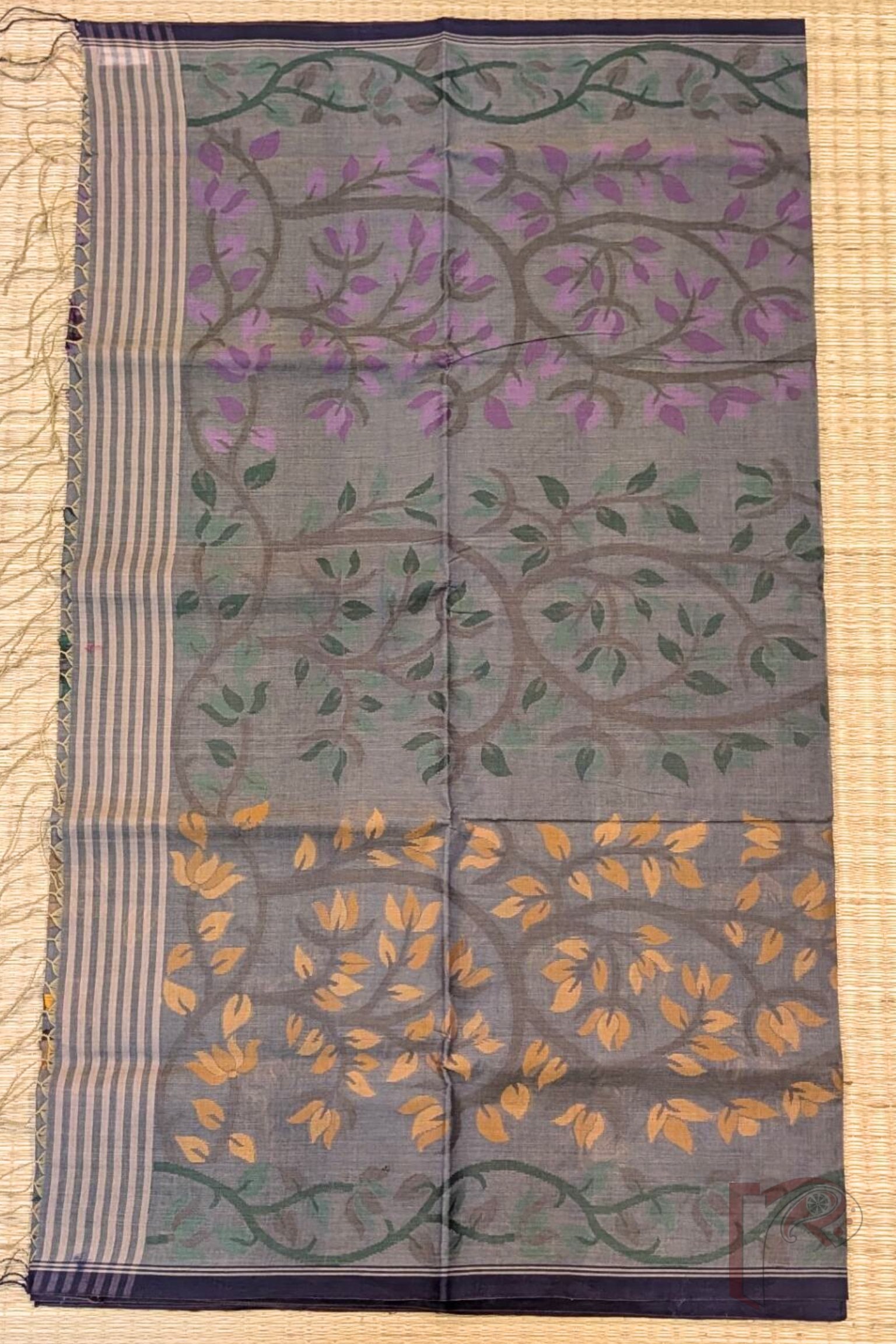 Jamdani Joy – Grey Bengal Cotton Jamdani Saree with Multicolour Floral Stem Motifs and Black Border - Image 4