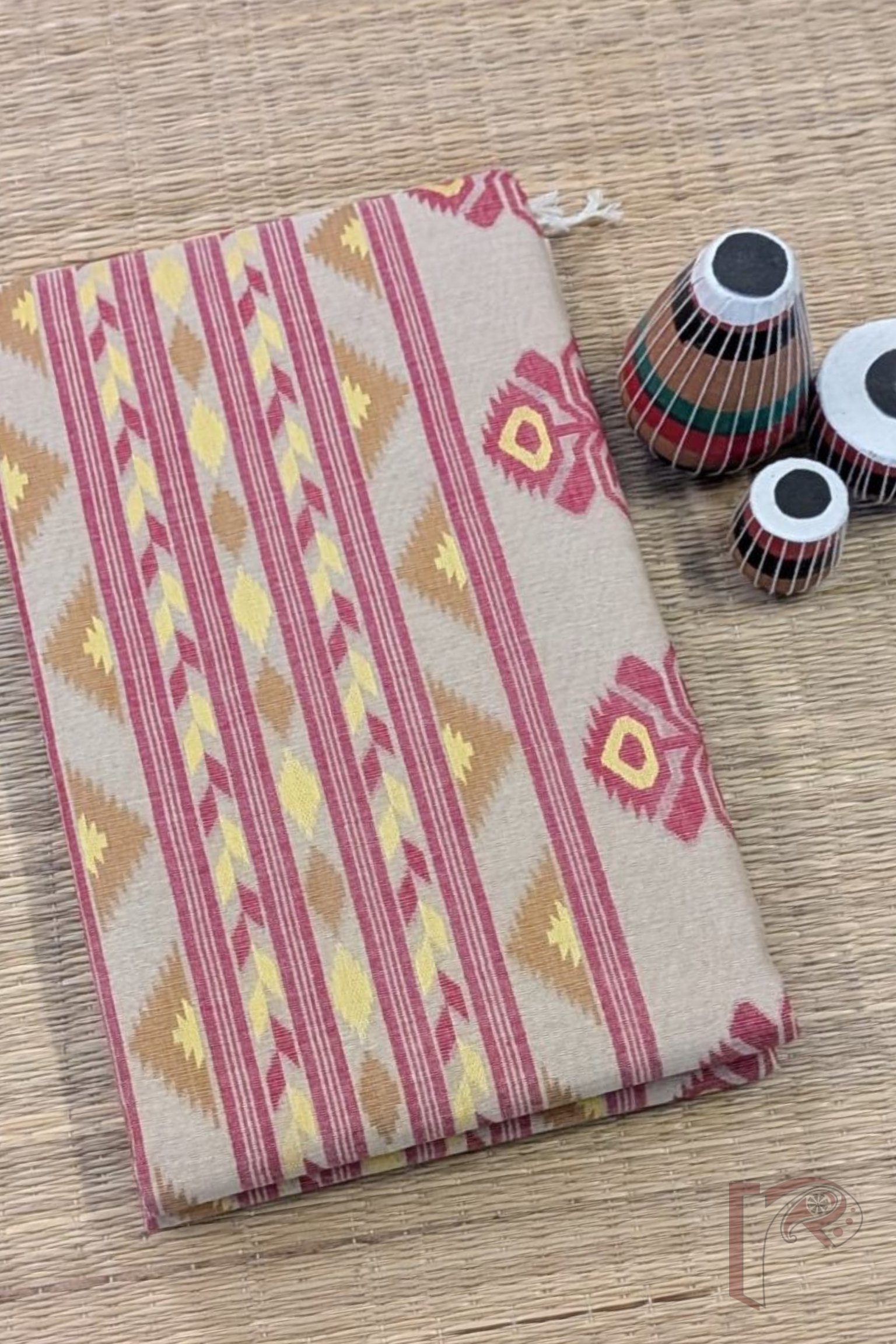 Jamdani Joy – Cream Bengal Cotton Jamdani Saree with Dual-Tone Leaf Stem Border - Image 2