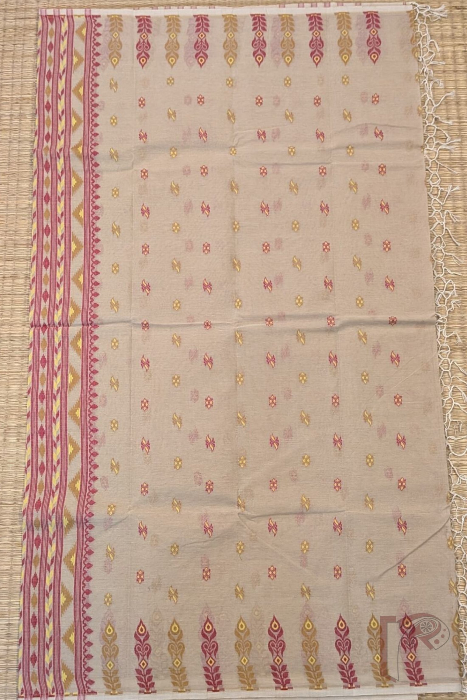 Jamdani Joy – Cream Bengal Cotton Jamdani Saree with Dual-Tone Leaf Stem Border - Image 3