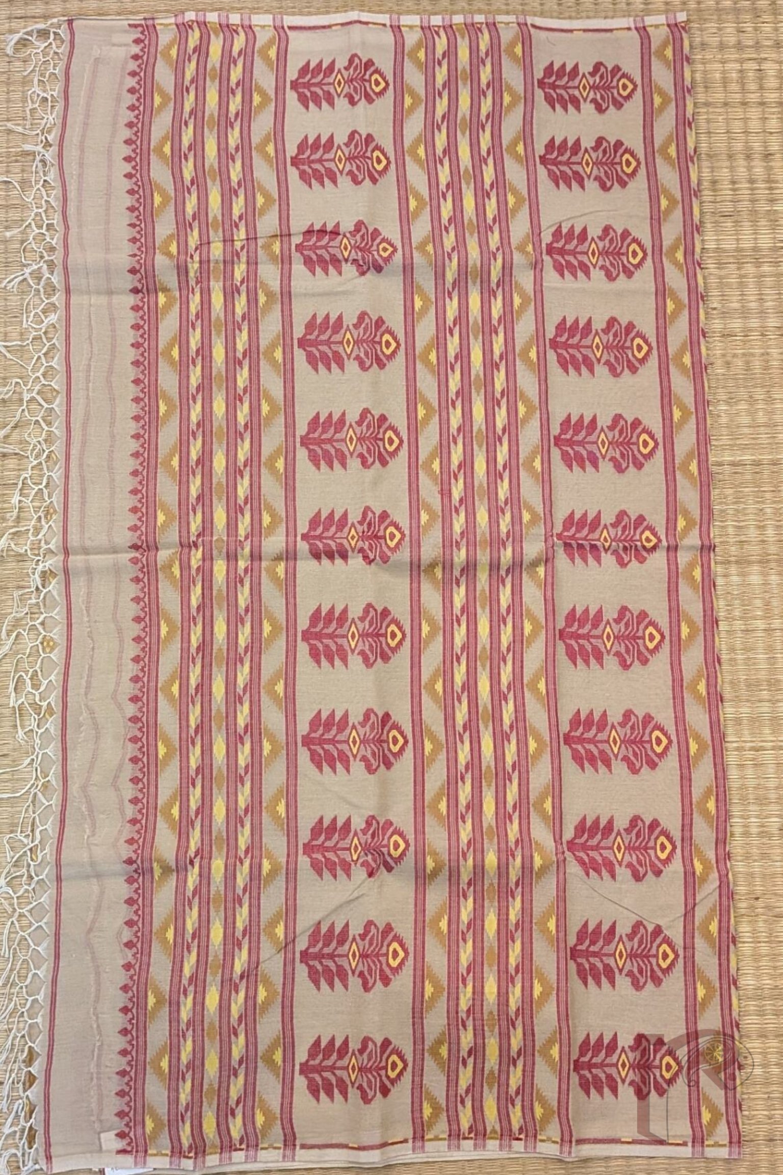 Jamdani Joy – Cream Bengal Cotton Jamdani Saree with Dual-Tone Leaf Stem Border - Image 4