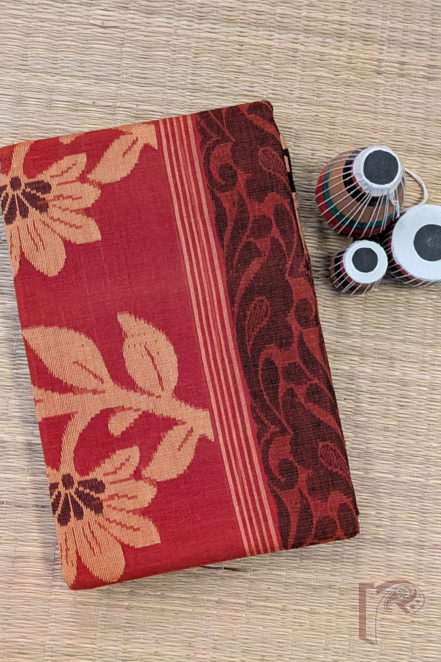Jamdani Joy – Brick Red Bengal Cotton Jamdani Saree with Cream and Black Leaf-Diamond Motifs and Triple Borders - Image 2